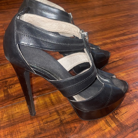 Michael Kors - Picture 1 of 4